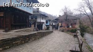 [P42] Complexul de Etnografie şi Arhitectură Etar - strada principala.  » foto by Aurici
 - 
<span class="allrVoted glyphicon glyphicon-heart hidden" id="av848348"></span>
<a class="m-l-10 hidden" id="sv848348" onclick="voting_Foto_DelVot(,848348,5666)" role="button">șterge vot <span class="glyphicon glyphicon-remove"></span></a>
<a id="v9848348" class=" c-red"  onclick="voting_Foto_SetVot(848348)" role="button"><span class="glyphicon glyphicon-heart-empty"></span> <b>LIKE</b> = Votează poza</a> <img class="hidden"  id="f848348W9" src="/imagini/loader.gif" border="0" /><span class="AjErrMes hidden" id="e848348ErM"></span>