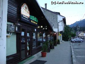 [P01] Acesta este restaurantul Irish House din Bușteni. În fața restaurantului există parcare. » foto by Floryn81
 - 
<span class="allrVoted glyphicon glyphicon-heart hidden" id="av638450"></span>
<a class="m-l-10 hidden" id="sv638450" onclick="voting_Foto_DelVot(,638450,5687)" role="button">șterge vot <span class="glyphicon glyphicon-remove"></span></a>
<a id="v9638450" class=" c-red"  onclick="voting_Foto_SetVot(638450)" role="button"><span class="glyphicon glyphicon-heart-empty"></span> <b>LIKE</b> = Votează poza</a> <img class="hidden"  id="f638450W9" src="/imagini/loader.gif" border="0" /><span class="AjErrMes hidden" id="e638450ErM"></span>