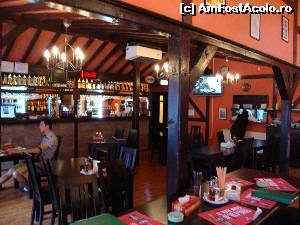 [P03] Restaurantul Irish House din Bușteni - imagine din interior.  » foto by Floryn81
 - 
<span class="allrVoted glyphicon glyphicon-heart hidden" id="av638455"></span>
<a class="m-l-10 hidden" id="sv638455" onclick="voting_Foto_DelVot(,638455,5687)" role="button">șterge vot <span class="glyphicon glyphicon-remove"></span></a>
<a id="v9638455" class=" c-red"  onclick="voting_Foto_SetVot(638455)" role="button"><span class="glyphicon glyphicon-heart-empty"></span> <b>LIKE</b> = Votează poza</a> <img class="hidden"  id="f638455W9" src="/imagini/loader.gif" border="0" /><span class="AjErrMes hidden" id="e638455ErM"></span>