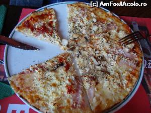 [P08] Pizza Dracula Mare la 23 de lei. Vampirii săriseră deja să o devoreze :)  » foto by Floryn81
 - 
<span class="allrVoted glyphicon glyphicon-heart hidden" id="av638466"></span>
<a class="m-l-10 hidden" id="sv638466" onclick="voting_Foto_DelVot(,638466,5687)" role="button">șterge vot <span class="glyphicon glyphicon-remove"></span></a>
<a id="v9638466" class=" c-red"  onclick="voting_Foto_SetVot(638466)" role="button"><span class="glyphicon glyphicon-heart-empty"></span> <b>LIKE</b> = Votează poza</a> <img class="hidden"  id="f638466W9" src="/imagini/loader.gif" border="0" /><span class="AjErrMes hidden" id="e638466ErM"></span>