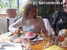 [P14] La sfarsit, servim cu totii cate o melba cu umbrelute chinezesti » foto by dorgo
 - 
<span class="allrVoted glyphicon glyphicon-heart hidden" id="av180782"></span>
<a class="m-l-10 hidden" id="sv180782" onclick="voting_Foto_DelVot(,180782,5687)" role="button">șterge vot <span class="glyphicon glyphicon-remove"></span></a>
<a id="v9180782" class=" c-red"  onclick="voting_Foto_SetVot(180782)" role="button"><span class="glyphicon glyphicon-heart-empty"></span> <b>LIKE</b> = Votează poza</a> <img class="hidden"  id="f180782W9" src="/imagini/loader.gif" border="0" /><span class="AjErrMes hidden" id="e180782ErM"></span>