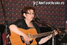 [P21] Adita Ausch, se autoacompaniaza la chitara, cantand melodiile noastre preferate » foto by dorgo
 - 
<span class="allrVoted glyphicon glyphicon-heart hidden" id="av180789"></span>
<a class="m-l-10 hidden" id="sv180789" onclick="voting_Foto_DelVot(,180789,5687)" role="button">șterge vot <span class="glyphicon glyphicon-remove"></span></a>
<a id="v9180789" class=" c-red"  onclick="voting_Foto_SetVot(180789)" role="button"><span class="glyphicon glyphicon-heart-empty"></span> <b>LIKE</b> = Votează poza</a> <img class="hidden"  id="f180789W9" src="/imagini/loader.gif" border="0" /><span class="AjErrMes hidden" id="e180789ErM"></span>