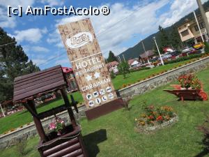 [P19] Decor și firmă în fața terasei.  » foto by tata123 🔱
 - 
<span class="allrVoted glyphicon glyphicon-heart hidden" id="av770583"></span>
<a class="m-l-10 hidden" id="sv770583" onclick="voting_Foto_DelVot(,770583,5687)" role="button">șterge vot <span class="glyphicon glyphicon-remove"></span></a>
<a id="v9770583" class=" c-red"  onclick="voting_Foto_SetVot(770583)" role="button"><span class="glyphicon glyphicon-heart-empty"></span> <b>LIKE</b> = Votează poza</a> <img class="hidden"  id="f770583W9" src="/imagini/loader.gif" border="0" /><span class="AjErrMes hidden" id="e770583ErM"></span>