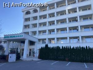 [P01] Restaurantul hotelului Sulina din Mamaia - intrarea în hotel şi restaurant » foto by nicole33
 - 
<span class="allrVoted glyphicon glyphicon-heart hidden" id="av1522759"></span>
<a class="m-l-10 hidden" id="sv1522759" onclick="voting_Foto_DelVot(,1522759,5688)" role="button">șterge vot <span class="glyphicon glyphicon-remove"></span></a>
<a id="v91522759" class=" c-red"  onclick="voting_Foto_SetVot(1522759)" role="button"><span class="glyphicon glyphicon-heart-empty"></span> <b>LIKE</b> = Votează poza</a> <img class="hidden"  id="f1522759W9" src="/imagini/loader.gif" border="0" /><span class="AjErrMes hidden" id="e1522759ErM"></span>