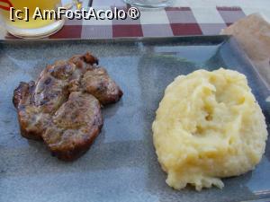 [P39] Ceafa de porc și piureul din cartofi » foto by Zoazore
 - 
<span class="allrVoted glyphicon glyphicon-heart hidden" id="av1395744"></span>
<a class="m-l-10 hidden" id="sv1395744" onclick="voting_Foto_DelVot(,1395744,5688)" role="button">șterge vot <span class="glyphicon glyphicon-remove"></span></a>
<a id="v91395744" class=" c-red"  onclick="voting_Foto_SetVot(1395744)" role="button"><span class="glyphicon glyphicon-heart-empty"></span> <b>LIKE</b> = Votează poza</a> <img class="hidden"  id="f1395744W9" src="/imagini/loader.gif" border="0" /><span class="AjErrMes hidden" id="e1395744ErM"></span>