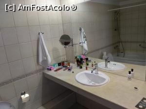 [P01] Baie Apartament » foto by nuicastefan
 - 
<span class="allrVoted glyphicon glyphicon-heart hidden" id="av987203"></span>
<a class="m-l-10 hidden" id="sv987203" onclick="voting_Foto_DelVot(,987203,5706)" role="button">șterge vot <span class="glyphicon glyphicon-remove"></span></a>
<a id="v9987203" class=" c-red"  onclick="voting_Foto_SetVot(987203)" role="button"><span class="glyphicon glyphicon-heart-empty"></span> <b>LIKE</b> = Votează poza</a> <img class="hidden"  id="f987203W9" src="/imagini/loader.gif" border="0" /><span class="AjErrMes hidden" id="e987203ErM"></span>