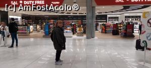 [P07] 7. Și aici sunt ceva magazine. Nu am remarcat prețuri de „Duty Free”. » foto by msnd
 - 
<span class="allrVoted glyphicon glyphicon-heart hidden" id="av1353225"></span>
<a class="m-l-10 hidden" id="sv1353225" onclick="voting_Foto_DelVot(,1353225,5709)" role="button">șterge vot <span class="glyphicon glyphicon-remove"></span></a>
<a id="v91353225" class=" c-red"  onclick="voting_Foto_SetVot(1353225)" role="button"><span class="glyphicon glyphicon-heart-empty"></span> <b>LIKE</b> = Votează poza</a> <img class="hidden"  id="f1353225W9" src="/imagini/loader.gif" border="0" /><span class="AjErrMes hidden" id="e1353225ErM"></span>