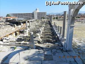 [P16] Agora - piata vechiului oras Smyrna. In zona au loc sapaturi.  » foto by TraianS
 - 
<span class="allrVoted glyphicon glyphicon-heart hidden" id="av499344"></span>
<a class="m-l-10 hidden" id="sv499344" onclick="voting_Foto_DelVot(,499344,5718)" role="button">șterge vot <span class="glyphicon glyphicon-remove"></span></a>
<a id="v9499344" class=" c-red"  onclick="voting_Foto_SetVot(499344)" role="button"><span class="glyphicon glyphicon-heart-empty"></span> <b>LIKE</b> = Votează poza</a> <img class="hidden"  id="f499344W9" src="/imagini/loader.gif" border="0" /><span class="AjErrMes hidden" id="e499344ErM"></span>