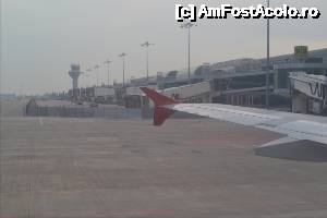 [P49] Aeroportul International Adnan Menderes - destul de marisor.  » foto by TraianS
 - 
<span class="allrVoted glyphicon glyphicon-heart hidden" id="av499377"></span>
<a class="m-l-10 hidden" id="sv499377" onclick="voting_Foto_DelVot(,499377,5718)" role="button">șterge vot <span class="glyphicon glyphicon-remove"></span></a>
<a id="v9499377" class=" c-red"  onclick="voting_Foto_SetVot(499377)" role="button"><span class="glyphicon glyphicon-heart-empty"></span> <b>LIKE</b> = Votează poza</a> <img class="hidden"  id="f499377W9" src="/imagini/loader.gif" border="0" /><span class="AjErrMes hidden" id="e499377ErM"></span>