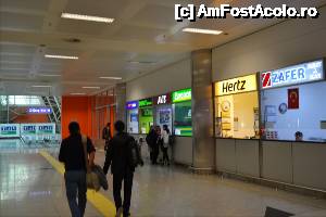[P51] Cateva dintre firmele de rent-a-car, din zona Arrivals. Aeroportul International Adnan Menderes.  » foto by TraianS
 - 
<span class="allrVoted glyphicon glyphicon-heart hidden" id="av499379"></span>
<a class="m-l-10 hidden" id="sv499379" onclick="voting_Foto_DelVot(,499379,5718)" role="button">șterge vot <span class="glyphicon glyphicon-remove"></span></a>
<a id="v9499379" class=" c-red"  onclick="voting_Foto_SetVot(499379)" role="button"><span class="glyphicon glyphicon-heart-empty"></span> <b>LIKE</b> = Votează poza</a> <img class="hidden"  id="f499379W9" src="/imagini/loader.gif" border="0" /><span class="AjErrMes hidden" id="e499379ErM"></span>