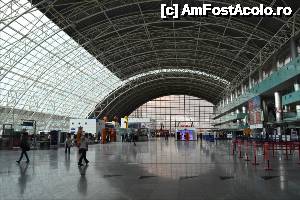[P53] Aeroportul International Adnan Menderes - zona Departures, la ultimul etaj. Sunt scari rulante si lift.  » foto by TraianS
 - 
<span class="allrVoted glyphicon glyphicon-heart hidden" id="av499381"></span>
<a class="m-l-10 hidden" id="sv499381" onclick="voting_Foto_DelVot(,499381,5718)" role="button">șterge vot <span class="glyphicon glyphicon-remove"></span></a>
<a id="v9499381" class=" c-red"  onclick="voting_Foto_SetVot(499381)" role="button"><span class="glyphicon glyphicon-heart-empty"></span> <b>LIKE</b> = Votează poza</a> <img class="hidden"  id="f499381W9" src="/imagini/loader.gif" border="0" /><span class="AjErrMes hidden" id="e499381ErM"></span>