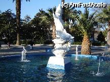[P10] O mica fantana arteziana dintr-un mic parc » foto by pepsi70ro
 - 
<span class="allrVoted glyphicon glyphicon-heart hidden" id="av72927"></span>
<a class="m-l-10 hidden" id="sv72927" onclick="voting_Foto_DelVot(,72927,5718)" role="button">șterge vot <span class="glyphicon glyphicon-remove"></span></a>
<a id="v972927" class=" c-red"  onclick="voting_Foto_SetVot(72927)" role="button"><span class="glyphicon glyphicon-heart-empty"></span> <b>LIKE</b> = Votează poza</a> <img class="hidden"  id="f72927W9" src="/imagini/loader.gif" border="0" /><span class="AjErrMes hidden" id="e72927ErM"></span>