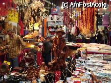 [P07] Intr-un magazin din bazar » foto by pepsi70ro
 - 
<span class="allrVoted glyphicon glyphicon-heart hidden" id="av72923"></span>
<a class="m-l-10 hidden" id="sv72923" onclick="voting_Foto_DelVot(,72923,5718)" role="button">șterge vot <span class="glyphicon glyphicon-remove"></span></a>
<a id="v972923" class=" c-red"  onclick="voting_Foto_SetVot(72923)" role="button"><span class="glyphicon glyphicon-heart-empty"></span> <b>LIKE</b> = Votează poza</a> <img class="hidden"  id="f72923W9" src="/imagini/loader.gif" border="0" /><span class="AjErrMes hidden" id="e72923ErM"></span>