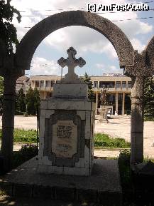 [P14] in spate Casa de Cultura,statuia lui Mihai Viteazul » foto by ms65
 - 
<span class="allrVoted glyphicon glyphicon-heart hidden" id="av73190"></span>
<a class="m-l-10 hidden" id="sv73190" onclick="voting_Foto_DelVot(,73190,5726)" role="button">șterge vot <span class="glyphicon glyphicon-remove"></span></a>
<a id="v973190" class=" c-red"  onclick="voting_Foto_SetVot(73190)" role="button"><span class="glyphicon glyphicon-heart-empty"></span> <b>LIKE</b> = Votează poza</a> <img class="hidden"  id="f73190W9" src="/imagini/loader.gif" border="0" /><span class="AjErrMes hidden" id="e73190ErM"></span>