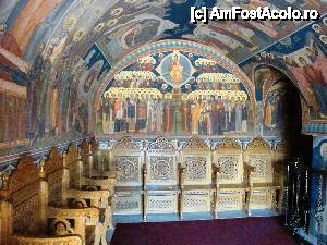 [P35] Mănăstirea Hadâmbu: pronaosul din Biserica veche ”Nașterea Maicii Domnului” » foto by mariana.olaru
 - 
<span class="allrVoted glyphicon glyphicon-heart hidden" id="av409549"></span>
<a class="m-l-10 hidden" id="sv409549" onclick="voting_Foto_DelVot(,409549,5727)" role="button">șterge vot <span class="glyphicon glyphicon-remove"></span></a>
<a id="v9409549" class=" c-red"  onclick="voting_Foto_SetVot(409549)" role="button"><span class="glyphicon glyphicon-heart-empty"></span> <b>LIKE</b> = Votează poza</a> <img class="hidden"  id="f409549W9" src="/imagini/loader.gif" border="0" /><span class="AjErrMes hidden" id="e409549ErM"></span>