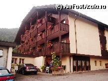 [P04] Hotel Alpenrosli-vedere exterioara » foto by mariana.olaru
 - 
<span class="allrVoted glyphicon glyphicon-heart hidden" id="av74055"></span>
<a class="m-l-10 hidden" id="sv74055" onclick="voting_Foto_DelVot(,74055,5745)" role="button">șterge vot <span class="glyphicon glyphicon-remove"></span></a>
<a id="v974055" class=" c-red"  onclick="voting_Foto_SetVot(74055)" role="button"><span class="glyphicon glyphicon-heart-empty"></span> <b>LIKE</b> = Votează poza</a> <img class="hidden"  id="f74055W9" src="/imagini/loader.gif" border="0" /><span class="AjErrMes hidden" id="e74055ErM"></span>