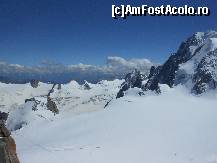 [P21] Aiguille du Midi - Zapezi vesnice si piscuri incremenite.  » foto by iulianic
 - 
<span class="allrVoted glyphicon glyphicon-heart hidden" id="av374682"></span>
<a class="m-l-10 hidden" id="sv374682" onclick="voting_Foto_DelVot(,374682,5749)" role="button">șterge vot <span class="glyphicon glyphicon-remove"></span></a>
<a id="v9374682" class=" c-red"  onclick="voting_Foto_SetVot(374682)" role="button"><span class="glyphicon glyphicon-heart-empty"></span> <b>LIKE</b> = Votează poza</a> <img class="hidden"  id="f374682W9" src="/imagini/loader.gif" border="0" /><span class="AjErrMes hidden" id="e374682ErM"></span>