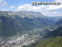 [P03] Chamonix - Oraselul din ce in ce mai mic si mai indepartat.  » foto by iulianic
 - 
<span class="allrVoted glyphicon glyphicon-heart hidden" id="av374664"></span>
<a class="m-l-10 hidden" id="sv374664" onclick="voting_Foto_DelVot(,374664,5749)" role="button">șterge vot <span class="glyphicon glyphicon-remove"></span></a>
<a id="v9374664" class=" c-red"  onclick="voting_Foto_SetVot(374664)" role="button"><span class="glyphicon glyphicon-heart-empty"></span> <b>LIKE</b> = Votează poza</a> <img class="hidden"  id="f374664W9" src="/imagini/loader.gif" border="0" /><span class="AjErrMes hidden" id="e374664ErM"></span>