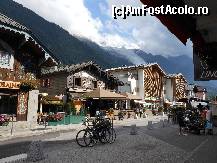 [P45] Chamonix - Cladiri pictate.  » foto by iulianic
 - 
<span class="allrVoted glyphicon glyphicon-heart hidden" id="av374706"></span>
<a class="m-l-10 hidden" id="sv374706" onclick="voting_Foto_DelVot(,374706,5749)" role="button">șterge vot <span class="glyphicon glyphicon-remove"></span></a>
<a id="v9374706" class=" c-red"  onclick="voting_Foto_SetVot(374706)" role="button"><span class="glyphicon glyphicon-heart-empty"></span> <b>LIKE</b> = Votează poza</a> <img class="hidden"  id="f374706W9" src="/imagini/loader.gif" border="0" /><span class="AjErrMes hidden" id="e374706ErM"></span>