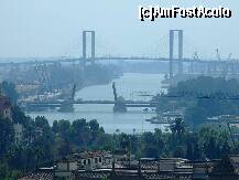 [P37] Puente del V Centenario, Sevilla, Spania. Construit cu ocazia Expoziţiei Universale din 1992, traversează Guadalquivirul pe o lungime de 2016m, la o înălţime de 45m faţă de râu. Pilonii se înalţă la aproximativ 120m. » foto by badge®
 - 
<span class="allrVoted glyphicon glyphicon-heart hidden" id="av175504"></span>
<a class="m-l-10 hidden" id="sv175504" onclick="voting_Foto_DelVot(,175504,5760)" role="button">șterge vot <span class="glyphicon glyphicon-remove"></span></a>
<a id="v9175504" class=" c-red"  onclick="voting_Foto_SetVot(175504)" role="button"><span class="glyphicon glyphicon-heart-empty"></span> <b>LIKE</b> = Votează poza</a> <img class="hidden"  id="f175504W9" src="/imagini/loader.gif" border="0" /><span class="AjErrMes hidden" id="e175504ErM"></span>