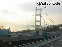 [P06] Tsing Ma Bridge, Hong Kong, este al şaselea pod suspendat ca lungime din lume, şi totodată cel mai lung pod suspendat cu dublu tablier (pe tablierul inferior este o cale ferată). A fost terminat în 1997, cu puţin timp înainte de retrocedarea Hong Kong către China. Are o lungime de 1377m şi o înălţime a pilonilor de 206m. Leagă oraşul de aeroportul Chek Lap Kok (aflat pe o insulă artificială) prin autostrada North Lantau. » foto by badge®
 - 
<span class="allrVoted glyphicon glyphicon-heart hidden" id="av175473"></span>
<a class="m-l-10 hidden" id="sv175473" onclick="voting_Foto_DelVot(,175473,5760)" role="button">șterge vot <span class="glyphicon glyphicon-remove"></span></a>
<a id="v9175473" class=" c-red"  onclick="voting_Foto_SetVot(175473)" role="button"><span class="glyphicon glyphicon-heart-empty"></span> <b>LIKE</b> = Votează poza</a> <img class="hidden"  id="f175473W9" src="/imagini/loader.gif" border="0" /><span class="AjErrMes hidden" id="e175473ErM"></span>