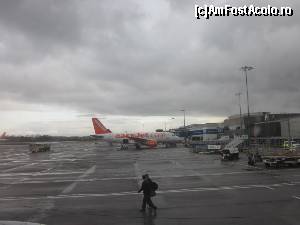 [P10] Un alt low-cost, EasyJet.  » foto by ariciu*
 - 
<span class="allrVoted glyphicon glyphicon-heart hidden" id="av504240"></span>
<a class="m-l-10 hidden" id="sv504240" onclick="voting_Foto_DelVot(,504240,5760)" role="button">șterge vot <span class="glyphicon glyphicon-remove"></span></a>
<a id="v9504240" class=" c-red"  onclick="voting_Foto_SetVot(504240)" role="button"><span class="glyphicon glyphicon-heart-empty"></span> <b>LIKE</b> = Votează poza</a> <img class="hidden"  id="f504240W9" src="/imagini/loader.gif" border="0" /><span class="AjErrMes hidden" id="e504240ErM"></span>