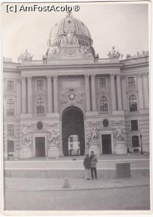 [P16] Hofburg » foto by AZE
 - 
<span class="allrVoted glyphicon glyphicon-heart hidden" id="av1465130"></span>
<a class="m-l-10 hidden" id="sv1465130" onclick="voting_Foto_DelVot(,1465130,5760)" role="button">șterge vot <span class="glyphicon glyphicon-remove"></span></a>
<a id="v91465130" class=" c-red"  onclick="voting_Foto_SetVot(1465130)" role="button"><span class="glyphicon glyphicon-heart-empty"></span> <b>LIKE</b> = Votează poza</a> <img class="hidden"  id="f1465130W9" src="/imagini/loader.gif" border="0" /><span class="AjErrMes hidden" id="e1465130ErM"></span>