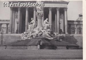 [P08] Statuia din fața parlamentului » foto by AZE
 - 
<span class="allrVoted glyphicon glyphicon-heart hidden" id="av1465122"></span>
<a class="m-l-10 hidden" id="sv1465122" onclick="voting_Foto_DelVot(,1465122,5760)" role="button">șterge vot <span class="glyphicon glyphicon-remove"></span></a>
<a id="v91465122" class=" c-red"  onclick="voting_Foto_SetVot(1465122)" role="button"><span class="glyphicon glyphicon-heart-empty"></span> <b>LIKE</b> = Votează poza</a> <img class="hidden"  id="f1465122W9" src="/imagini/loader.gif" border="0" /><span class="AjErrMes hidden" id="e1465122ErM"></span>