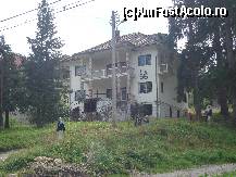 [P17] O ”vilă” dinspre care veneau niște turiști. Oare ar fi putut sta cineva în ea? Nu știm!- Borsec » foto by mirelopodu*
 - 
<span class="allrVoted glyphicon glyphicon-heart hidden" id="av145009"></span>
<a class="m-l-10 hidden" id="sv145009" onclick="voting_Foto_DelVot(,145009,5760)" role="button">șterge vot <span class="glyphicon glyphicon-remove"></span></a>
<a id="v9145009" class=" c-red"  onclick="voting_Foto_SetVot(145009)" role="button"><span class="glyphicon glyphicon-heart-empty"></span> <b>LIKE</b> = Votează poza</a> <img class="hidden"  id="f145009W9" src="/imagini/loader.gif" border="0" /><span class="AjErrMes hidden" id="e145009ErM"></span>
