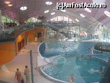 [P18] Vestiarele piscinei termale, luminate in oranj » foto by dorgo
 - 
<span class="allrVoted glyphicon glyphicon-heart hidden" id="av160281"></span>
<a class="m-l-10 hidden" id="sv160281" onclick="voting_Foto_DelVot(,160281,5760)" role="button">șterge vot <span class="glyphicon glyphicon-remove"></span></a>
<a id="v9160281" class=" c-red"  onclick="voting_Foto_SetVot(160281)" role="button"><span class="glyphicon glyphicon-heart-empty"></span> <b>LIKE</b> = Votează poza</a> <img class="hidden"  id="f160281W9" src="/imagini/loader.gif" border="0" /><span class="AjErrMes hidden" id="e160281ErM"></span>