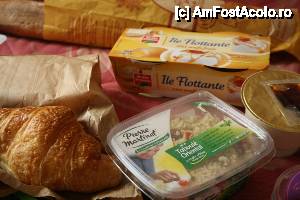 [P13] Iata si croissantul 'petit pain au chocolat' si popularul 'taboule' » foto by dorgo
 - 
<span class="allrVoted glyphicon glyphicon-heart hidden" id="av463033"></span>
<a class="m-l-10 hidden" id="sv463033" onclick="voting_Foto_DelVot(,463033,5760)" role="button">șterge vot <span class="glyphicon glyphicon-remove"></span></a>
<a id="v9463033" class=" c-red"  onclick="voting_Foto_SetVot(463033)" role="button"><span class="glyphicon glyphicon-heart-empty"></span> <b>LIKE</b> = Votează poza</a> <img class="hidden"  id="f463033W9" src="/imagini/loader.gif" border="0" /><span class="AjErrMes hidden" id="e463033ErM"></span>