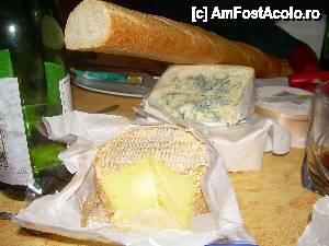 [P14] O franzela (baguette) si branza cu si fara 'mucegai' » foto by dorgo
 - 
<span class="allrVoted glyphicon glyphicon-heart hidden" id="av463034"></span>
<a class="m-l-10 hidden" id="sv463034" onclick="voting_Foto_DelVot(,463034,5760)" role="button">șterge vot <span class="glyphicon glyphicon-remove"></span></a>
<a id="v9463034" class=" c-red"  onclick="voting_Foto_SetVot(463034)" role="button"><span class="glyphicon glyphicon-heart-empty"></span> <b>LIKE</b> = Votează poza</a> <img class="hidden"  id="f463034W9" src="/imagini/loader.gif" border="0" /><span class="AjErrMes hidden" id="e463034ErM"></span>