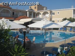[P15] Hotel de pe Tsilivi Beach (Zakynthos)  » foto by dorgo
 - 
<span class="allrVoted glyphicon glyphicon-heart hidden" id="av1150266"></span>
<a class="m-l-10 hidden" id="sv1150266" onclick="voting_Foto_DelVot(,1150266,5760)" role="button">șterge vot <span class="glyphicon glyphicon-remove"></span></a>
<a id="v91150266" class=" c-red"  onclick="voting_Foto_SetVot(1150266)" role="button"><span class="glyphicon glyphicon-heart-empty"></span> <b>LIKE</b> = Votează poza</a> <img class="hidden"  id="f1150266W9" src="/imagini/loader.gif" border="0" /><span class="AjErrMes hidden" id="e1150266ErM"></span>