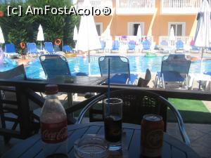 [P21] Tsilivi. Un bar aflat pe marginea unei piscine, aflata langa un hotel, ce se afla nu departe de mare.  » foto by dorgo
 - 
<span class="allrVoted glyphicon glyphicon-heart hidden" id="av1150272"></span>
<a class="m-l-10 hidden" id="sv1150272" onclick="voting_Foto_DelVot(,1150272,5760)" role="button">șterge vot <span class="glyphicon glyphicon-remove"></span></a>
<a id="v91150272" class=" c-red"  onclick="voting_Foto_SetVot(1150272)" role="button"><span class="glyphicon glyphicon-heart-empty"></span> <b>LIKE</b> = Votează poza</a> <img class="hidden"  id="f1150272W9" src="/imagini/loader.gif" border="0" /><span class="AjErrMes hidden" id="e1150272ErM"></span>