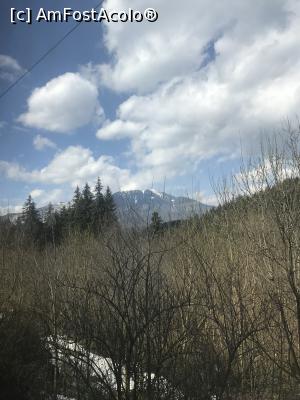 [P29] Câțiva norișori înțepați de munte » foto by krisstinna
 - 
<span class="allrVoted glyphicon glyphicon-heart hidden" id="av955660"></span>
<a class="m-l-10 hidden" id="sv955660" onclick="voting_Foto_DelVot(,955660,5760)" role="button">șterge vot <span class="glyphicon glyphicon-remove"></span></a>
<a id="v9955660" class=" c-red"  onclick="voting_Foto_SetVot(955660)" role="button"><span class="glyphicon glyphicon-heart-empty"></span> <b>LIKE</b> = Votează poza</a> <img class="hidden"  id="f955660W9" src="/imagini/loader.gif" border="0" /><span class="AjErrMes hidden" id="e955660ErM"></span>