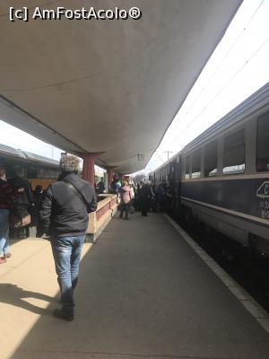 [P35] Domnul C prin gara Brașov » foto by krisstinna
 - 
<span class="allrVoted glyphicon glyphicon-heart hidden" id="av955666"></span>
<a class="m-l-10 hidden" id="sv955666" onclick="voting_Foto_DelVot(,955666,5760)" role="button">șterge vot <span class="glyphicon glyphicon-remove"></span></a>
<a id="v9955666" class=" c-red"  onclick="voting_Foto_SetVot(955666)" role="button"><span class="glyphicon glyphicon-heart-empty"></span> <b>LIKE</b> = Votează poza</a> <img class="hidden"  id="f955666W9" src="/imagini/loader.gif" border="0" /><span class="AjErrMes hidden" id="e955666ErM"></span>