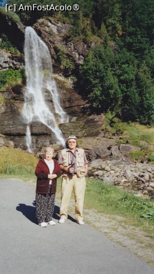 [P09] Norvegia, 2004, cascadă » foto by Michi
 - 
<span class="allrVoted glyphicon glyphicon-heart hidden" id="av1416552"></span>
<a class="m-l-10 hidden" id="sv1416552" onclick="voting_Foto_DelVot(,1416552,5760)" role="button">șterge vot <span class="glyphicon glyphicon-remove"></span></a>
<a id="v91416552" class=" c-red"  onclick="voting_Foto_SetVot(1416552)" role="button"><span class="glyphicon glyphicon-heart-empty"></span> <b>LIKE</b> = Votează poza</a> <img class="hidden"  id="f1416552W9" src="/imagini/loader.gif" border="0" /><span class="AjErrMes hidden" id="e1416552ErM"></span>