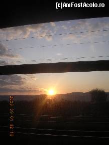 [P07] Răsărit de soare văzut din tren. » foto by abbilbal*
 - 
<span class="allrVoted glyphicon glyphicon-heart hidden" id="av96706"></span>
<a class="m-l-10 hidden" id="sv96706" onclick="voting_Foto_DelVot(,96706,5760)" role="button">șterge vot <span class="glyphicon glyphicon-remove"></span></a>
<a id="v996706" class=" c-red"  onclick="voting_Foto_SetVot(96706)" role="button"><span class="glyphicon glyphicon-heart-empty"></span> <b>LIKE</b> = Votează poza</a> <img class="hidden"  id="f96706W9" src="/imagini/loader.gif" border="0" /><span class="AjErrMes hidden" id="e96706ErM"></span>