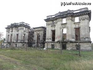 [P12] Micul Trianon de la Florești, Prahova.  » foto by tata123 🔱
 - 
<span class="allrVoted glyphicon glyphicon-heart hidden" id="av681021"></span>
<a class="m-l-10 hidden" id="sv681021" onclick="voting_Foto_DelVot(,681021,5760)" role="button">șterge vot <span class="glyphicon glyphicon-remove"></span></a>
<a id="v9681021" class=" c-red"  onclick="voting_Foto_SetVot(681021)" role="button"><span class="glyphicon glyphicon-heart-empty"></span> <b>LIKE</b> = Votează poza</a> <img class="hidden"  id="f681021W9" src="/imagini/loader.gif" border="0" /><span class="AjErrMes hidden" id="e681021ErM"></span>