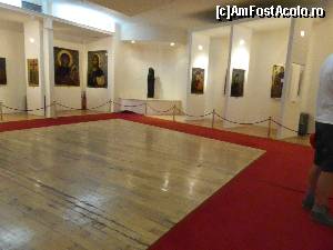 [P08] Galeria de icoane... unde nu am avut voie sa fotografiem.  » foto by dank
 - 
<span class="allrVoted glyphicon glyphicon-heart hidden" id="av653829"></span>
<a class="m-l-10 hidden" id="sv653829" onclick="voting_Foto_DelVot(,653829,5763)" role="button">șterge vot <span class="glyphicon glyphicon-remove"></span></a>
<a id="v9653829" class=" c-red"  onclick="voting_Foto_SetVot(653829)" role="button"><span class="glyphicon glyphicon-heart-empty"></span> <b>LIKE</b> = Votează poza</a> <img class="hidden"  id="f653829W9" src="/imagini/loader.gif" border="0" /><span class="AjErrMes hidden" id="e653829ErM"></span>