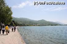 [P27] Alta fotografie cu faleza lacului Ohrid. » foto by prisad
 - 
<span class="allrVoted glyphicon glyphicon-heart hidden" id="av75450"></span>
<a class="m-l-10 hidden" id="sv75450" onclick="voting_Foto_DelVot(,75450,5763)" role="button">șterge vot <span class="glyphicon glyphicon-remove"></span></a>
<a id="v975450" class=" c-red"  onclick="voting_Foto_SetVot(75450)" role="button"><span class="glyphicon glyphicon-heart-empty"></span> <b>LIKE</b> = Votează poza</a> <img class="hidden"  id="f75450W9" src="/imagini/loader.gif" border="0" /><span class="AjErrMes hidden" id="e75450ErM"></span>
