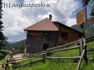 [P14] Am ajuns la Cabana Curmătura. Deocamdată ne odihnim lângă cabană. Vom continua urcușul pe marcajul bandă galbenă către Șaua Crăpăturii.  » foto by Floryn81
 - 
<span class="allrVoted glyphicon glyphicon-heart hidden" id="av1078707"></span>
<a class="m-l-10 hidden" id="sv1078707" onclick="voting_Foto_DelVot(,1078707,5764)" role="button">șterge vot <span class="glyphicon glyphicon-remove"></span></a>
<a id="v91078707" class=" c-red"  onclick="voting_Foto_SetVot(1078707)" role="button"><span class="glyphicon glyphicon-heart-empty"></span> <b>LIKE</b> = Votează poza</a> <img class="hidden"  id="f1078707W9" src="/imagini/loader.gif" border="0" /><span class="AjErrMes hidden" id="e1078707ErM"></span>