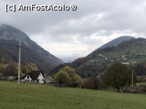 [P51] ce pozitionare faina are satul asta » foto by Dan&Ema
 - 
<span class="allrVoted glyphicon glyphicon-heart hidden" id="av1201849"></span>
<a class="m-l-10 hidden" id="sv1201849" onclick="voting_Foto_DelVot(,1201849,5764)" role="button">șterge vot <span class="glyphicon glyphicon-remove"></span></a>
<a id="v91201849" class=" c-red"  onclick="voting_Foto_SetVot(1201849)" role="button"><span class="glyphicon glyphicon-heart-empty"></span> <b>LIKE</b> = Votează poza</a> <img class="hidden"  id="f1201849W9" src="/imagini/loader.gif" border="0" /><span class="AjErrMes hidden" id="e1201849ErM"></span>