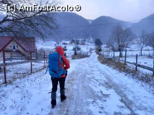 [P02] Pornim la drum din Satul Peștera » foto by Mika
 - 
<span class="allrVoted glyphicon glyphicon-heart hidden" id="av1267877"></span>
<a class="m-l-10 hidden" id="sv1267877" onclick="voting_Foto_DelVot(,1267877,5764)" role="button">șterge vot <span class="glyphicon glyphicon-remove"></span></a>
<a id="v91267877" class=" c-red"  onclick="voting_Foto_SetVot(1267877)" role="button"><span class="glyphicon glyphicon-heart-empty"></span> <b>LIKE</b> = Votează poza</a> <img class="hidden"  id="f1267877W9" src="/imagini/loader.gif" border="0" /><span class="AjErrMes hidden" id="e1267877ErM"></span>