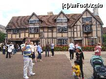 [P02] Stradford-upon Avon,oras aflat pe malul riului Avon, casa in care s-a nascut Shakespeare. » foto by vioricapetrescu*
 - 
<span class="allrVoted glyphicon glyphicon-heart hidden" id="av157984"></span>
<a class="m-l-10 hidden" id="sv157984" onclick="voting_Foto_DelVot(,157984,5770)" role="button">șterge vot <span class="glyphicon glyphicon-remove"></span></a>
<a id="v9157984" class=" c-red"  onclick="voting_Foto_SetVot(157984)" role="button"><span class="glyphicon glyphicon-heart-empty"></span> <b>LIKE</b> = Votează poza</a> <img class="hidden"  id="f157984W9" src="/imagini/loader.gif" border="0" /><span class="AjErrMes hidden" id="e157984ErM"></span>