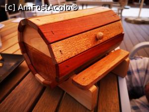 [P18] Butoiul Vesel; „butoiașul” în care am primit nota de plată » foto by crismis
 - 
<span class="allrVoted glyphicon glyphicon-heart hidden" id="av1331212"></span>
<a class="m-l-10 hidden" id="sv1331212" onclick="voting_Foto_DelVot(,1331212,5780)" role="button">șterge vot <span class="glyphicon glyphicon-remove"></span></a>
<a id="v91331212" class=" c-red"  onclick="voting_Foto_SetVot(1331212)" role="button"><span class="glyphicon glyphicon-heart-empty"></span> <b>LIKE</b> = Votează poza</a> <img class="hidden"  id="f1331212W9" src="/imagini/loader.gif" border="0" /><span class="AjErrMes hidden" id="e1331212ErM"></span>