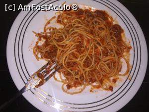 [P03] Jumatate de portie de spaghette bolognese. Cealalta jumatate era la celalalt copil. Chiar si asa, nu au reusit sa manance tot!  » foto by Sejurica
 - 
<span class="allrVoted glyphicon glyphicon-heart hidden" id="av943572"></span>
<a class="m-l-10 hidden" id="sv943572" onclick="voting_Foto_DelVot(,943572,5780)" role="button">șterge vot <span class="glyphicon glyphicon-remove"></span></a>
<a id="v9943572" class=" c-red"  onclick="voting_Foto_SetVot(943572)" role="button"><span class="glyphicon glyphicon-heart-empty"></span> <b>LIKE</b> = Votează poza</a> <img class="hidden"  id="f943572W9" src="/imagini/loader.gif" border="0" /><span class="AjErrMes hidden" id="e943572ErM"></span>