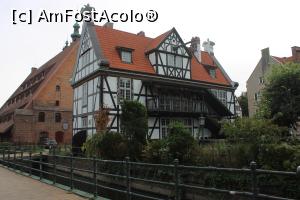 [P14] Gdańsk, Piața Jan Hevelius cu Dwór Cechu Młynarzy - Conacul Breslei Morarilor » foto by mprofeanu
 - 
<span class="allrVoted glyphicon glyphicon-heart hidden" id="av1383723"></span>
<a class="m-l-10 hidden" id="sv1383723" onclick="voting_Foto_DelVot(,1383723,5798)" role="button">șterge vot <span class="glyphicon glyphicon-remove"></span></a>
<a id="v91383723" class=" c-red"  onclick="voting_Foto_SetVot(1383723)" role="button"><span class="glyphicon glyphicon-heart-empty"></span> <b>LIKE</b> = Votează poza</a> <img class="hidden"  id="f1383723W9" src="/imagini/loader.gif" border="0" /><span class="AjErrMes hidden" id="e1383723ErM"></span>