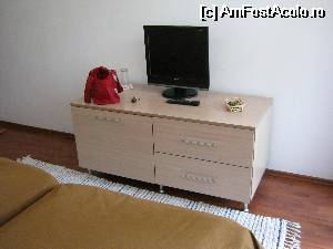 [P03] Televizorul » foto by Dana P
 - 
<span class="allrVoted glyphicon glyphicon-heart hidden" id="av530577"></span>
<a class="m-l-10 hidden" id="sv530577" onclick="voting_Foto_DelVot(,530577,5801)" role="button">șterge vot <span class="glyphicon glyphicon-remove"></span></a>
<a id="v9530577" class=" c-red"  onclick="voting_Foto_SetVot(530577)" role="button"><span class="glyphicon glyphicon-heart-empty"></span> <b>LIKE</b> = Votează poza</a> <img class="hidden"  id="f530577W9" src="/imagini/loader.gif" border="0" /><span class="AjErrMes hidden" id="e530577ErM"></span>