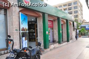 [P23] langa hotelul AlQidra se gaseau doua magazine in care se vindea alcool, iar acesta este unul dintre ele. Daca veniti in Aqaba este bine sa faceti provizii fiindca in restul tarii nu gasiti deloc in unele zone mai conservatoare » foto by alunelu69
 - 
<span class="allrVoted glyphicon glyphicon-heart hidden" id="av951917"></span>
<a class="m-l-10 hidden" id="sv951917" onclick="voting_Foto_DelVot(,951917,5806)" role="button">șterge vot <span class="glyphicon glyphicon-remove"></span></a>
<a id="v9951917" class=" c-red"  onclick="voting_Foto_SetVot(951917)" role="button"><span class="glyphicon glyphicon-heart-empty"></span> <b>LIKE</b> = Votează poza</a> <img class="hidden"  id="f951917W9" src="/imagini/loader.gif" border="0" /><span class="AjErrMes hidden" id="e951917ErM"></span>